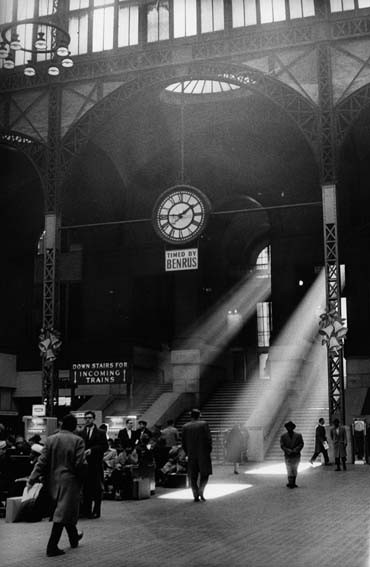 Pennsylvania Station, New York, 1962 © Sabine Weiss